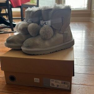 UGG K Gita metallic youth size 2
